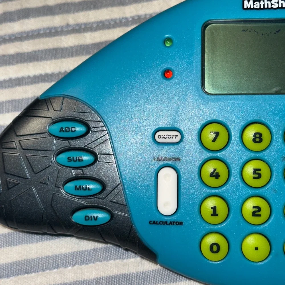 Educational Insights MathShark Electronic Math Game Calculator Blue 8003‎